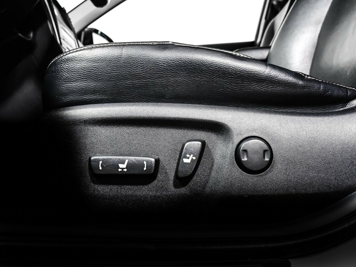 Toyota Camry с пробегом — 2016 год. Фото: #11