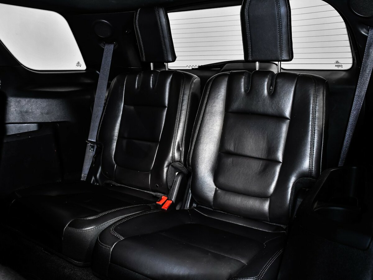 Ford Explorer с пробегом — 2013 год. Фото: #11