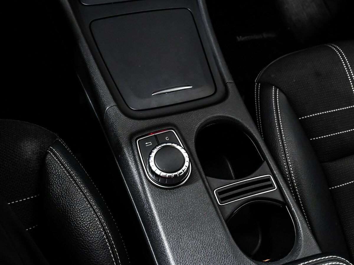 Mercedes-Benz A-Класс с пробегом — 2014 год. Фото: #14