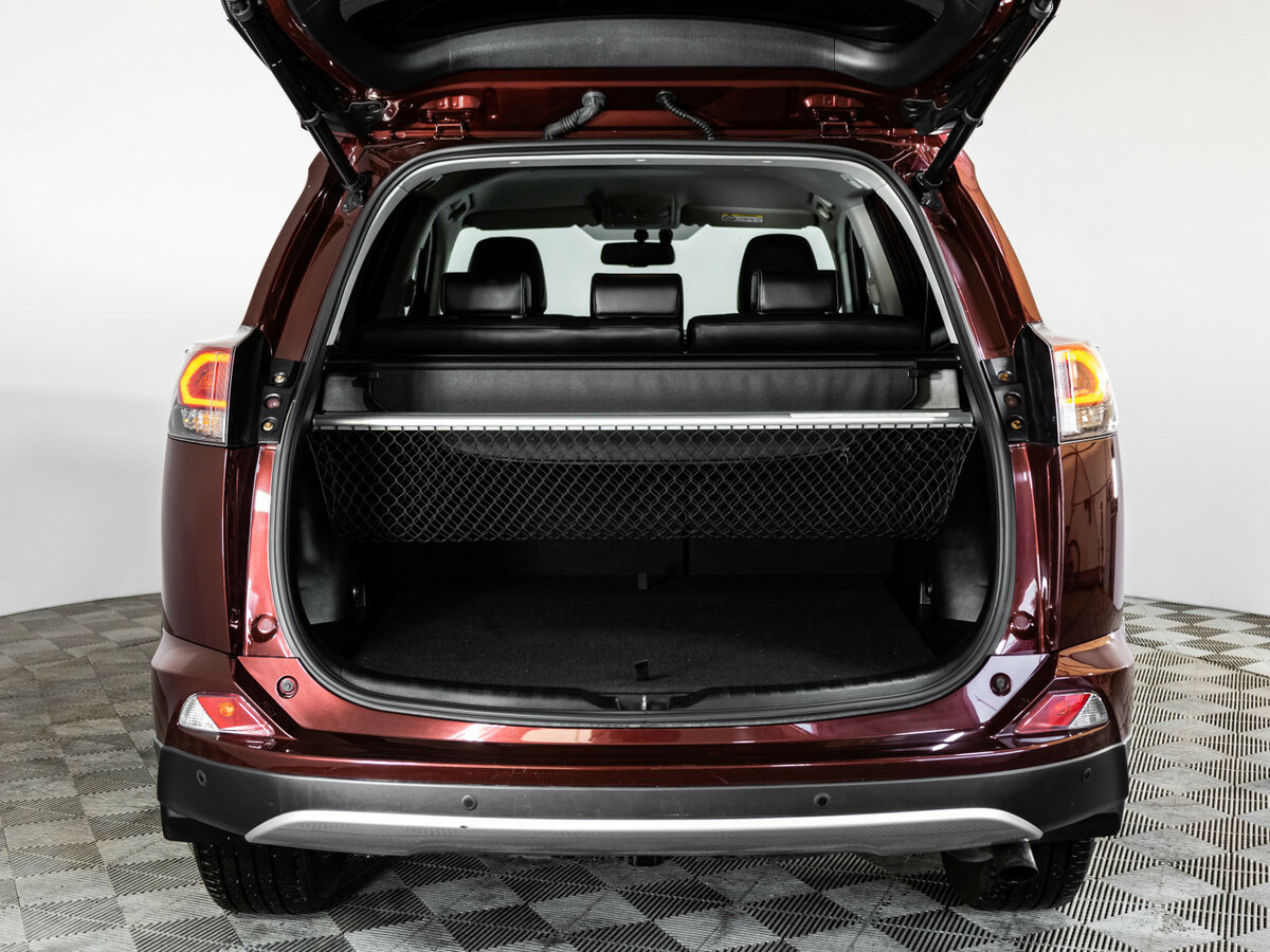 Toyota RAV4 с пробегом — 2019 год. Фото: #17