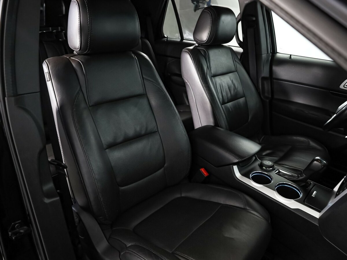 Ford Explorer с пробегом — 2013 год. Фото: #21