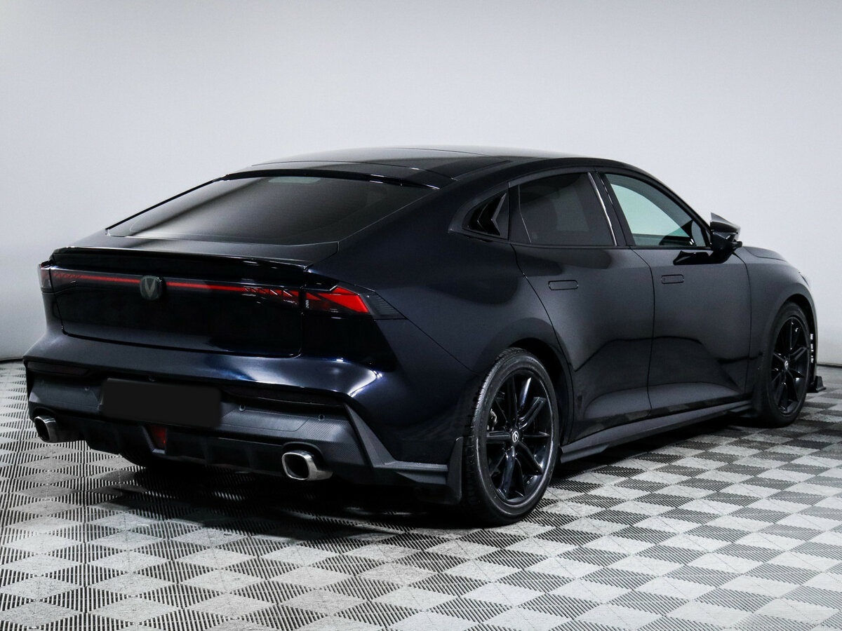 Changan UNI-V с пробегом — 2023 год. Фото: #3