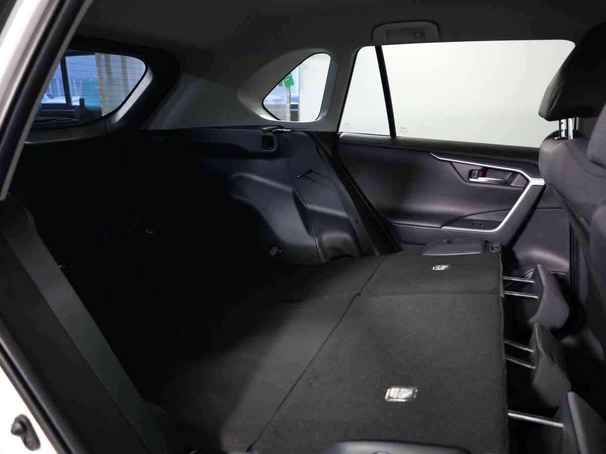 Toyota RAV4 с пробегом — 2019 год. Фото: #14