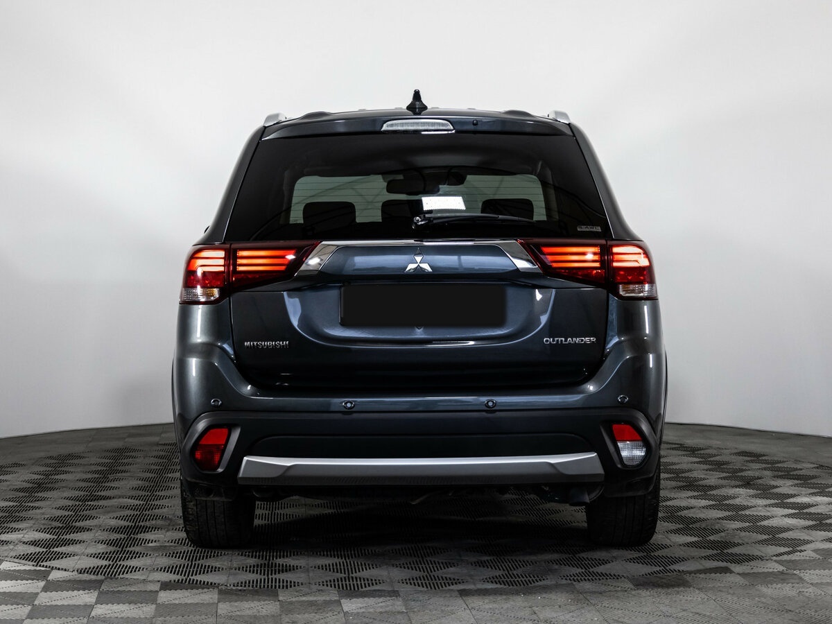 Mitsubishi Outlander с пробегом — 2018 год. Фото: #4