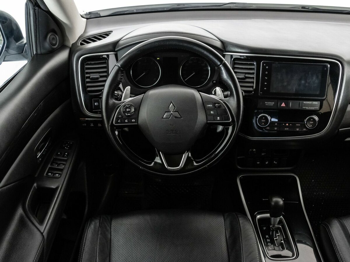 Mitsubishi Outlander с пробегом — 2017 год. Фото: #8