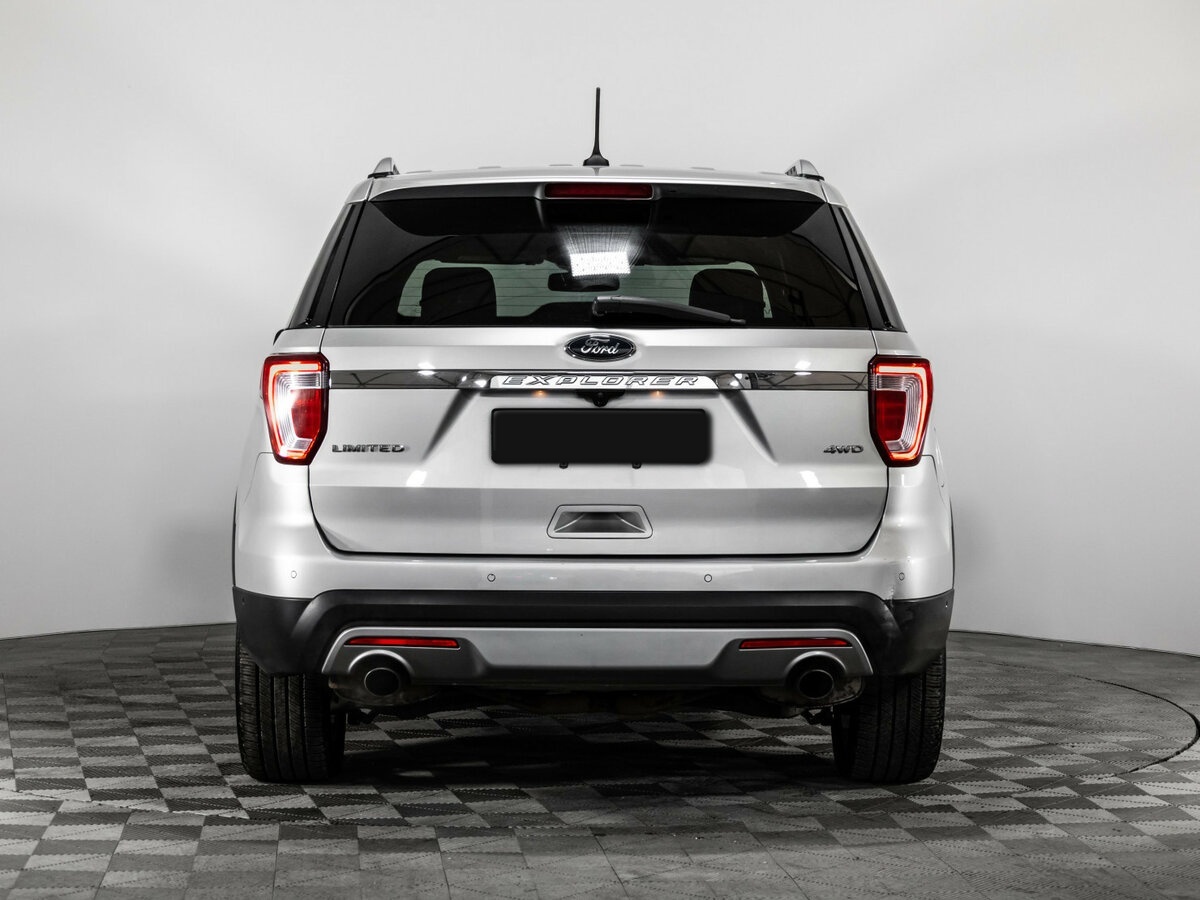 Ford Explorer с пробегом — 2018 год. Фото: #4