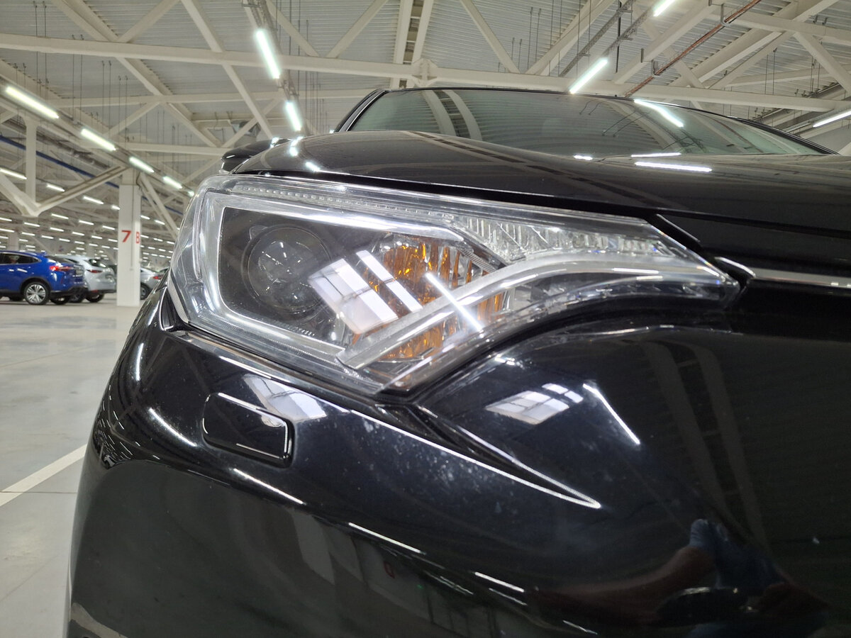 Toyota RAV4 с пробегом — 2019 год. Фото: #16