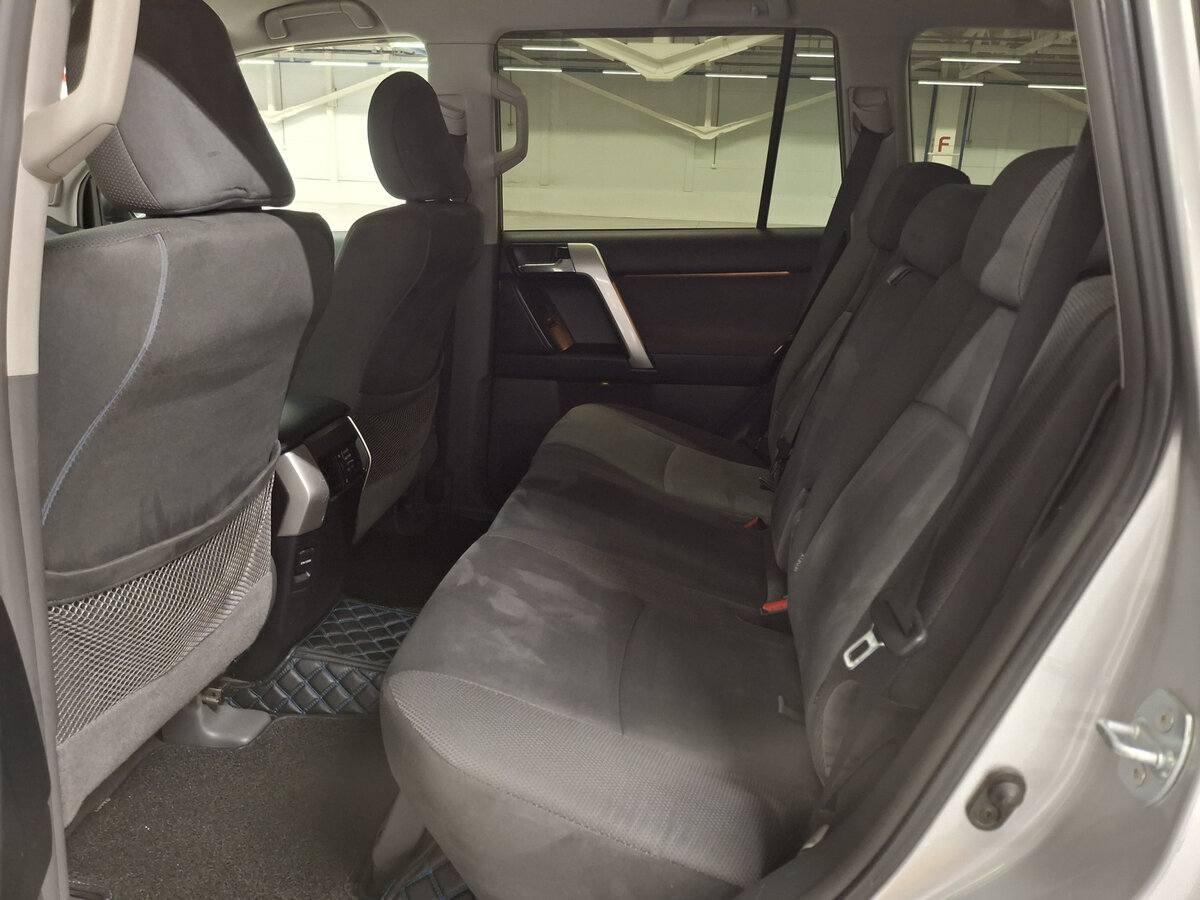 Toyota Land Cruiser Prado с пробегом — 2012 год. Фото: #11