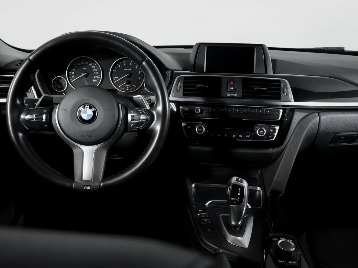 BMW 3 серии с пробегом — 2018 год. Фото: #9