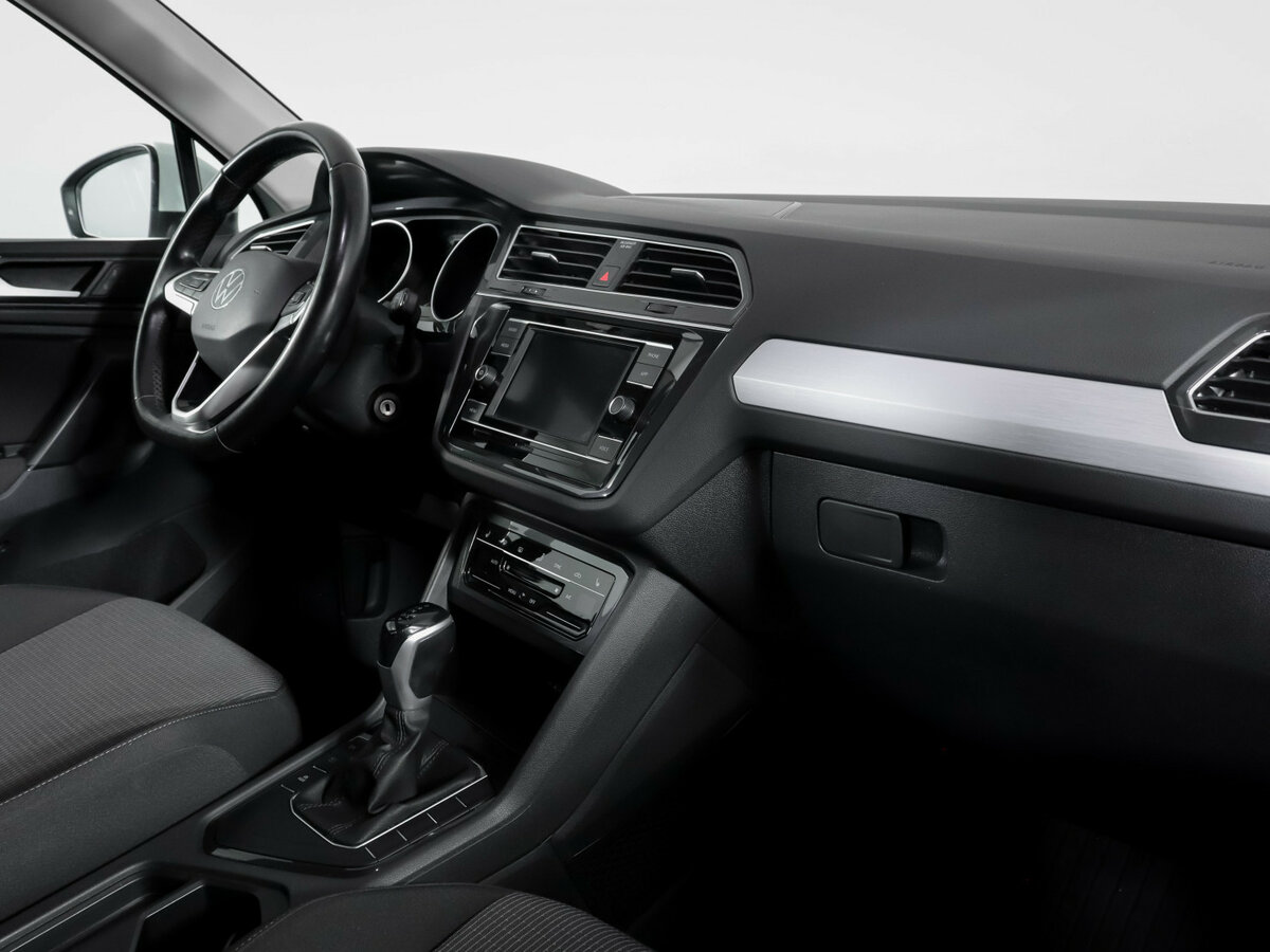 Volkswagen Tiguan с пробегом — 2020 год. Фото: #8