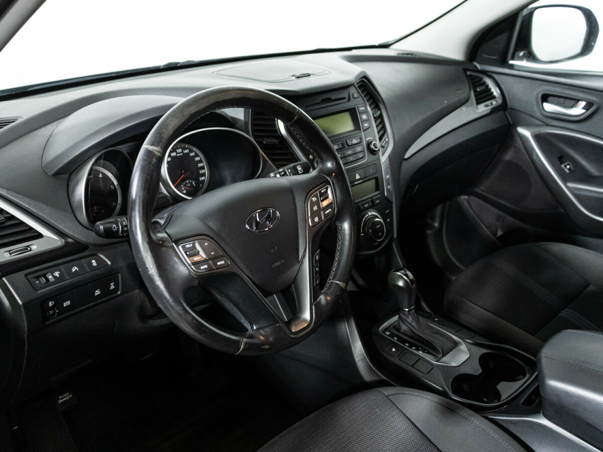 Hyundai Santa Fe с пробегом — 2014 год. Фото: #10