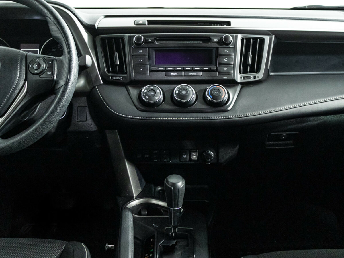 Toyota RAV4 с пробегом — 2017 год. Фото: #13