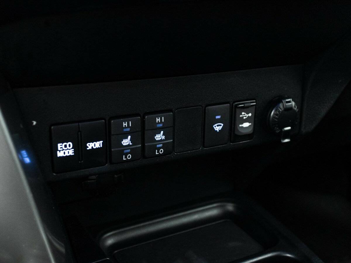 Toyota RAV4 с пробегом — 2017 год. Фото: #15