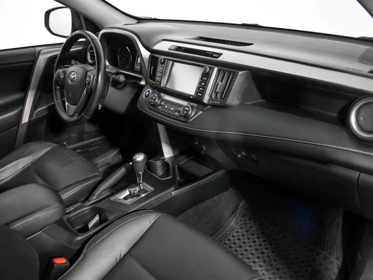 Toyota RAV4 с пробегом — 2017 год. Фото: #11