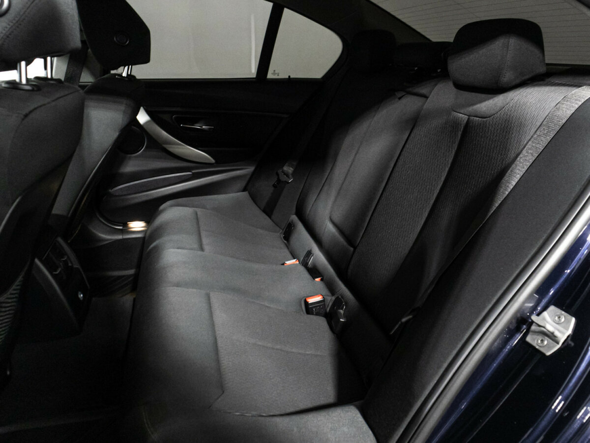 BMW 3 серии с пробегом — 2017 год. Фото: #9