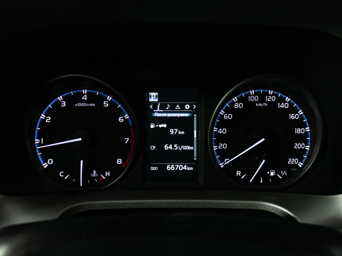 Toyota RAV4 с пробегом — 2016 год. Фото: #11