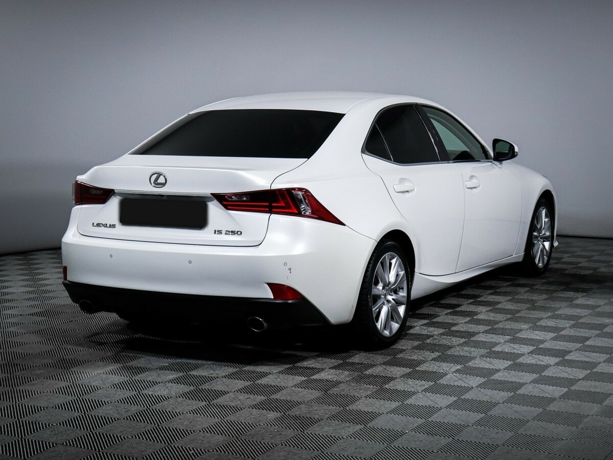 Lexus IS с пробегом — 2013 год. Фото: #3