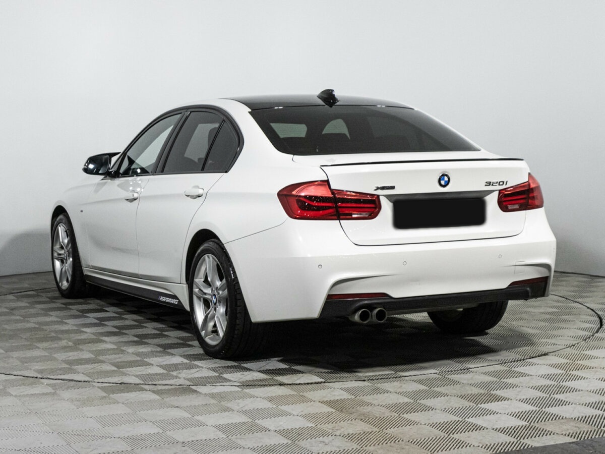 BMW 3 серии с пробегом — 2017 год. Фото: #6