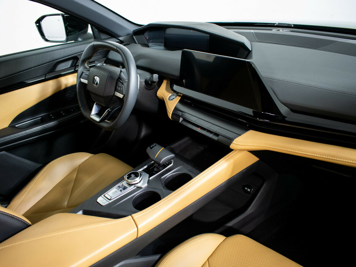 Changan UNI-V с пробегом — 2022 год. Фото: #7