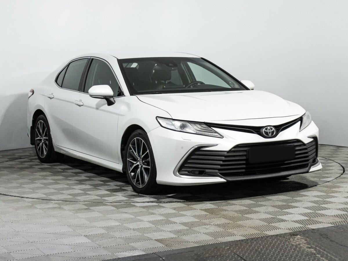 Toyota Camry с пробегом — 2021 год. Фото: #2