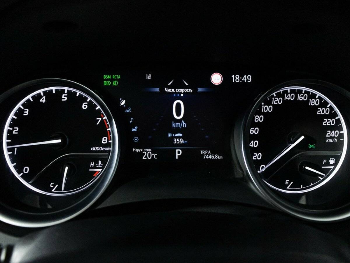 Toyota Camry с пробегом — 2021 год. Фото: #10