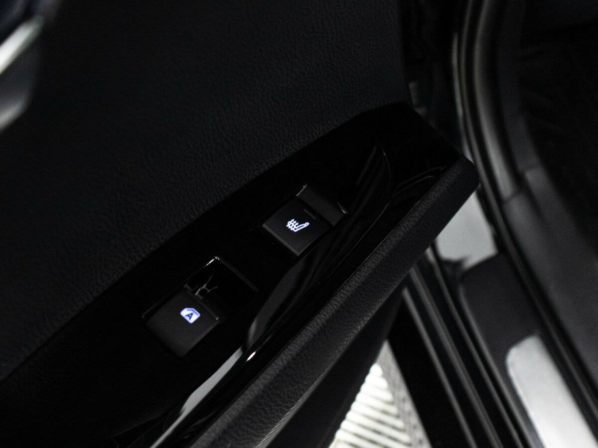 Toyota Camry с пробегом — 2019 год. Фото: #20