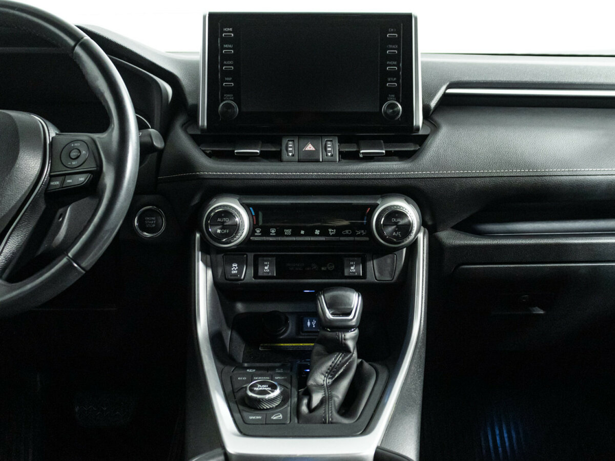 Toyota RAV4 с пробегом — 2019 год. Фото: #13