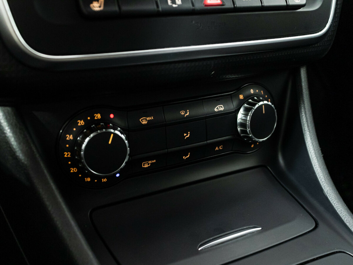 Mercedes-Benz A-Класс с пробегом — 2014 год. Фото: #14