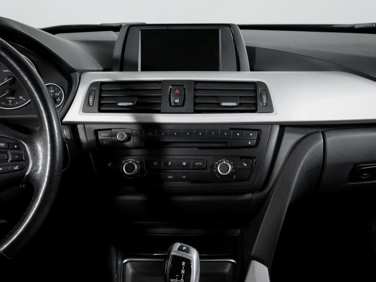 BMW 3 серии с пробегом — 2013 год. Фото: #10