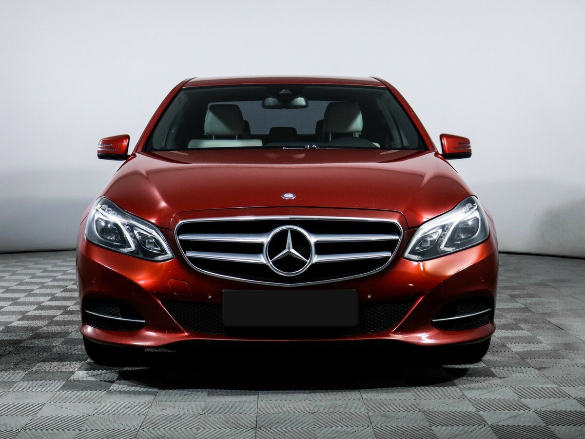 Mercedes-Benz E-Класс с пробегом — 2014 год. Фото: #1