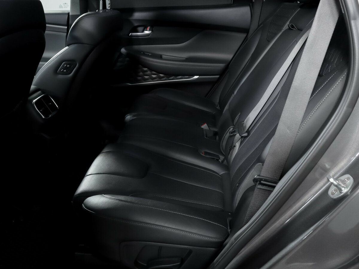 Hyundai Santa Fe с пробегом — 2019 год. Фото: #9