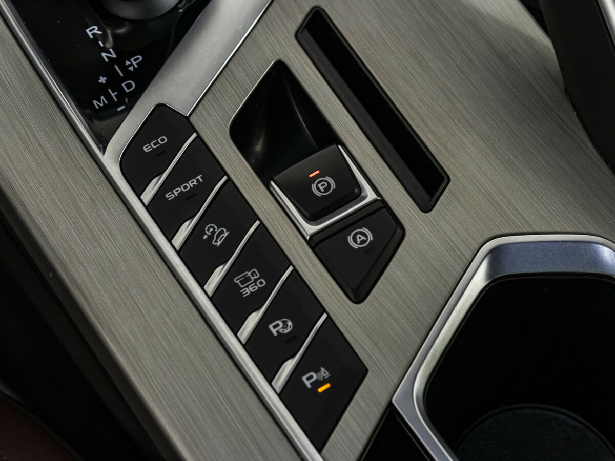 Geely Coolray с пробегом — 2022 год. Фото: #13