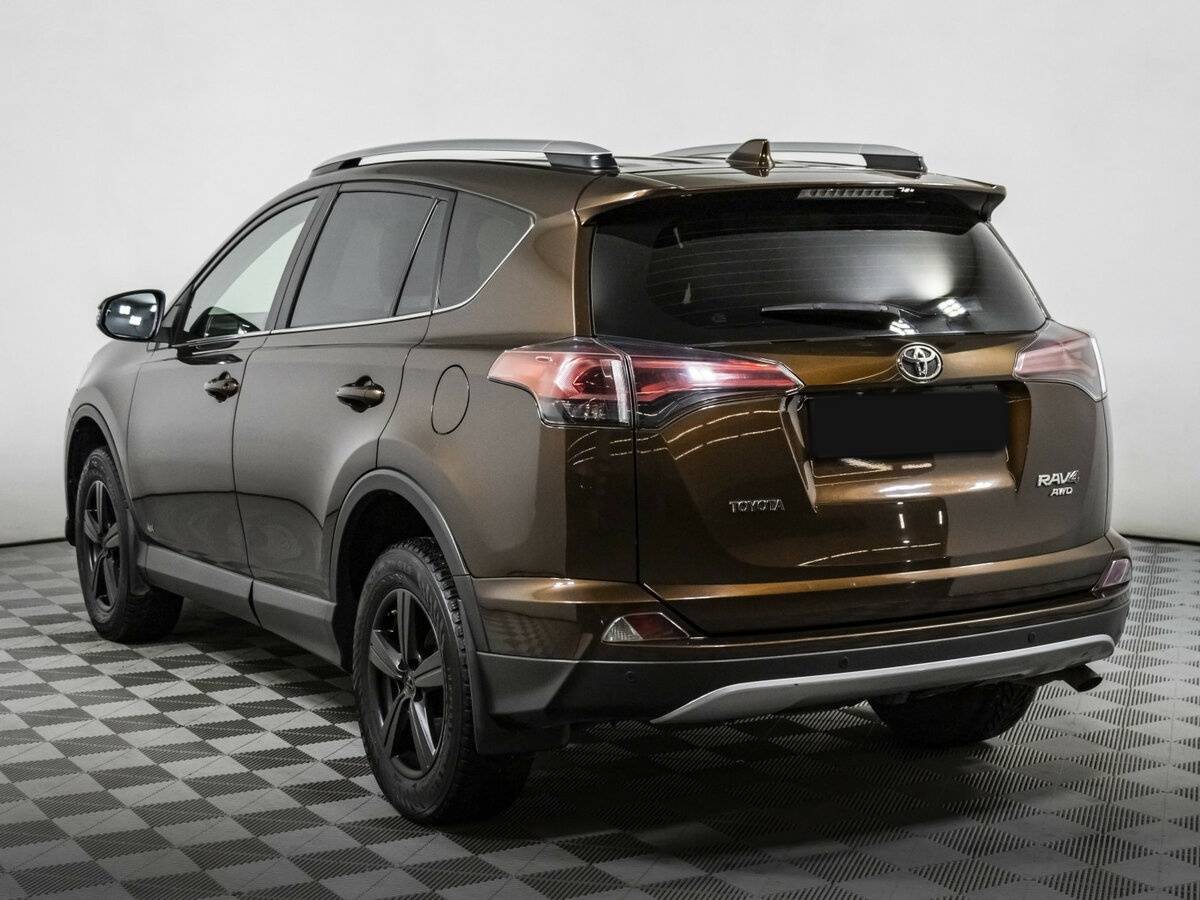 Toyota RAV4 с пробегом — 2017 год. Фото: #5