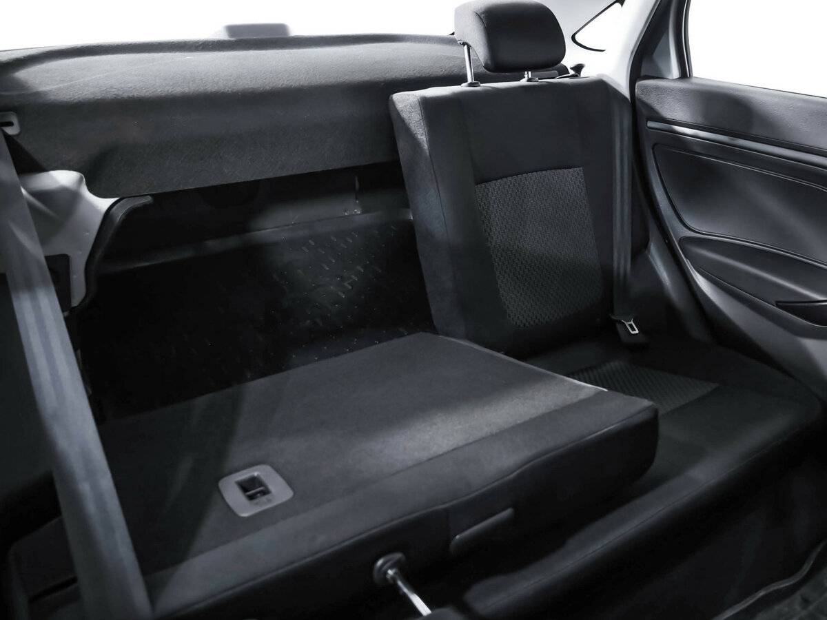 Lada (ВАЗ) Vesta с пробегом — 2018 год. Фото: #19