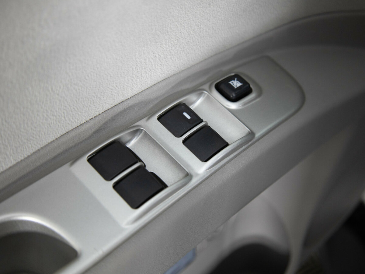 Mitsubishi Pajero Sport с пробегом — 2014 год. Фото: #14