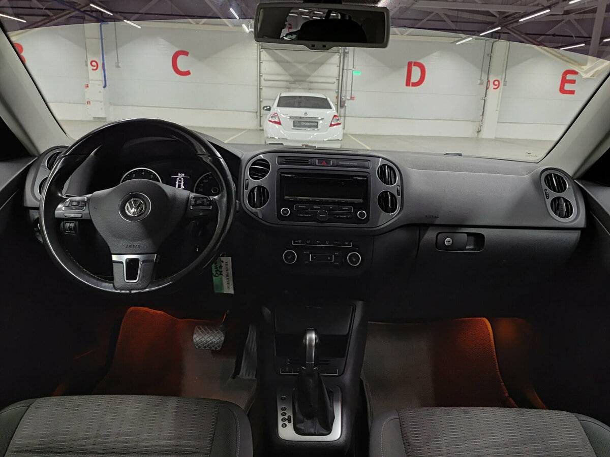 Volkswagen Tiguan с пробегом — 2015 год. Фото: #13