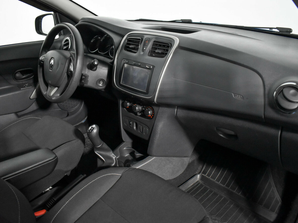 Renault Sandero с пробегом — 2018 год. Фото: #11