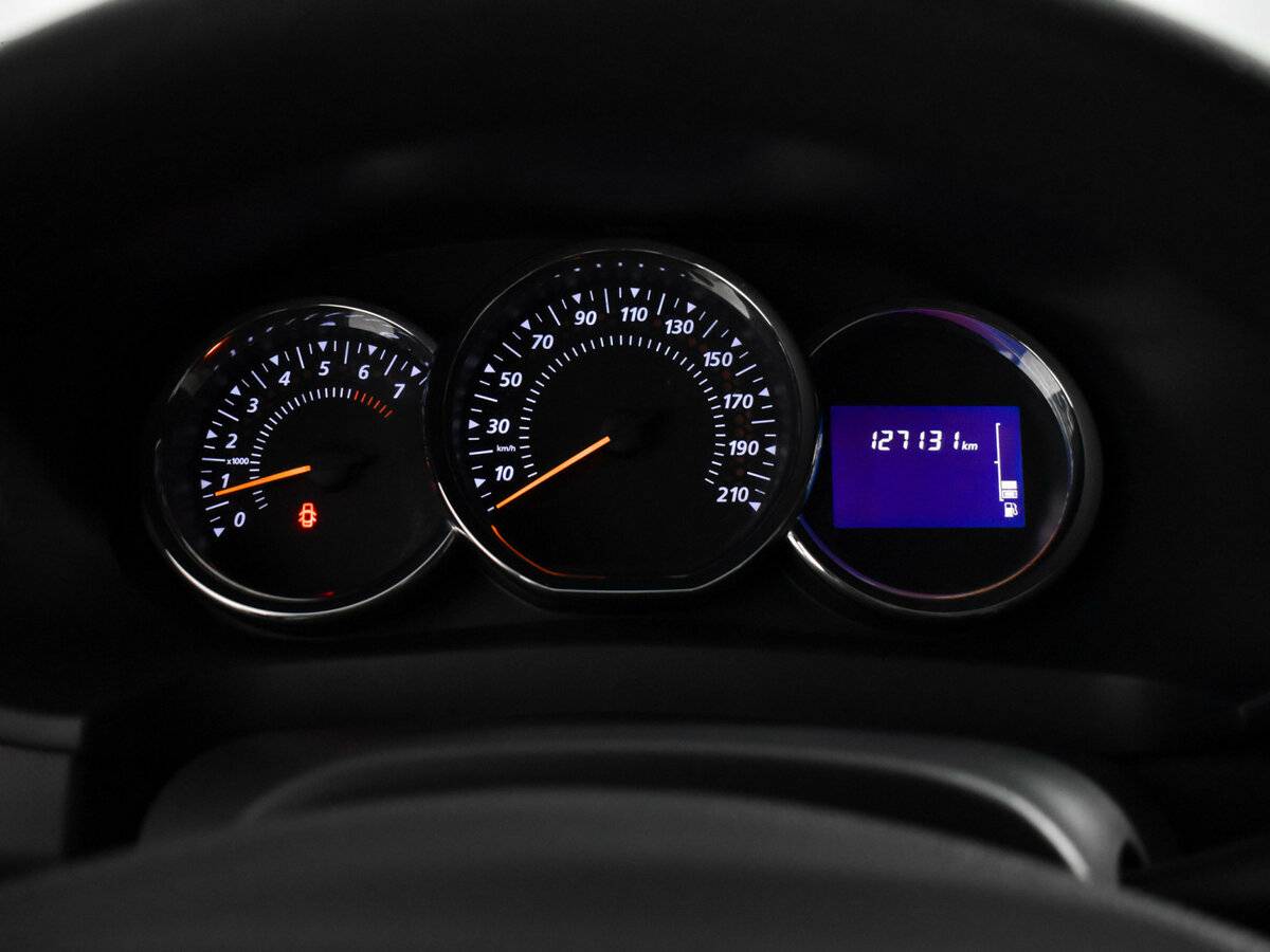 Renault Sandero с пробегом — 2018 год. Фото: #16