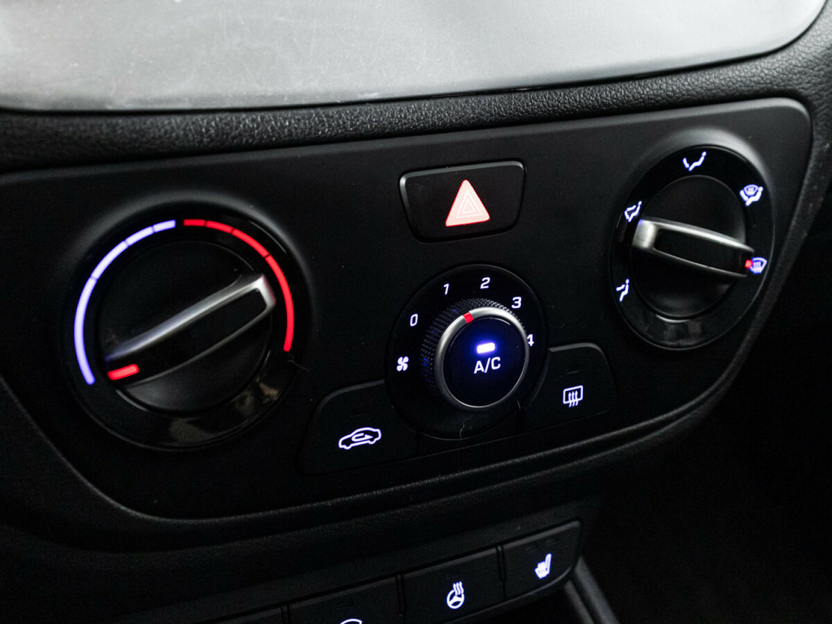 Hyundai Solaris с пробегом — 2018 год. Фото: #16