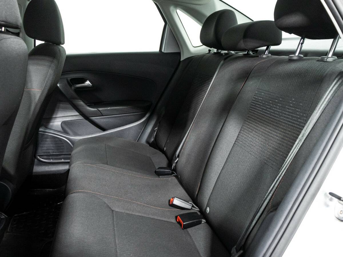 Volkswagen Polo с пробегом — 2017 год. Фото: #9