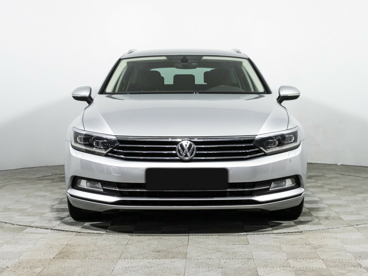 Volkswagen Passat с пробегом — 2017 год. Фото: #1