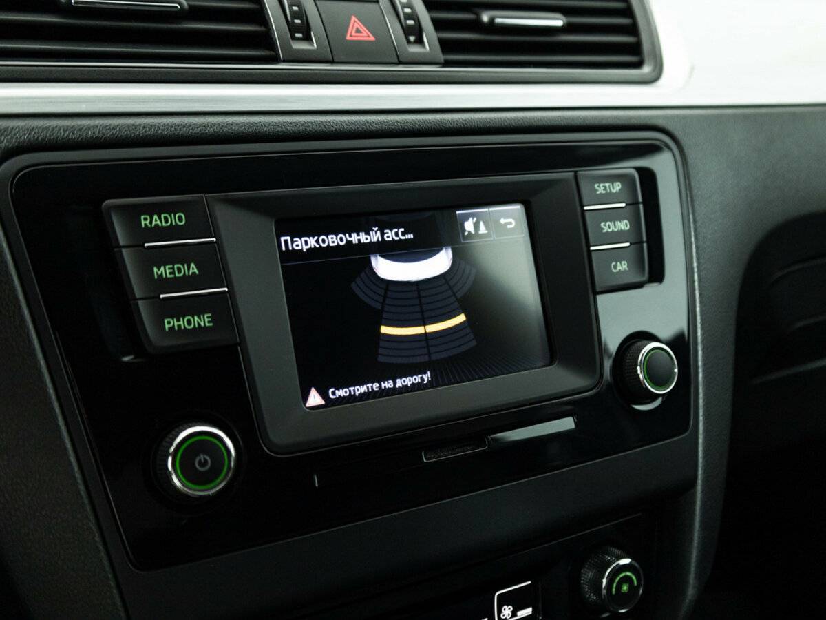 Skoda Rapid с пробегом — 2016 год. Фото: #13