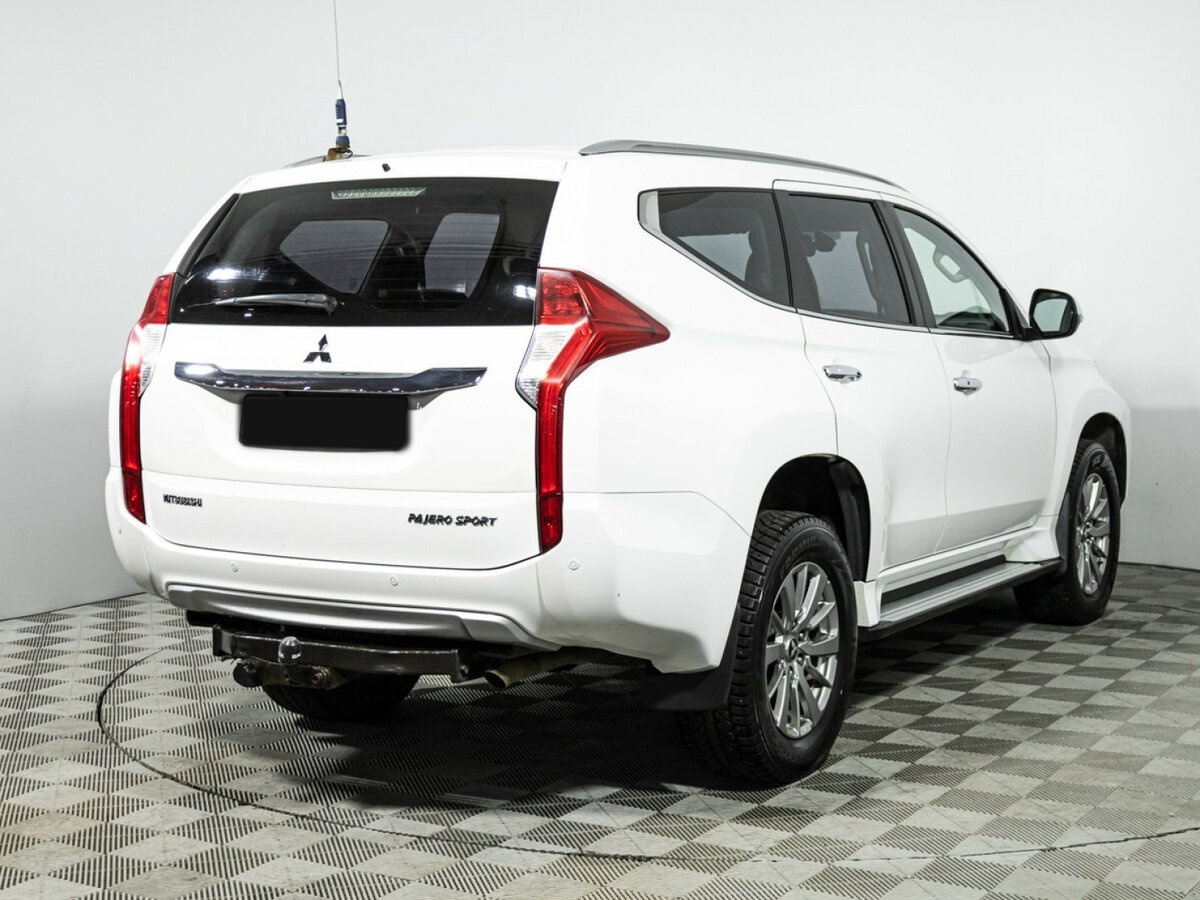 Mitsubishi Pajero Sport с пробегом — 2018 год. Фото: #3