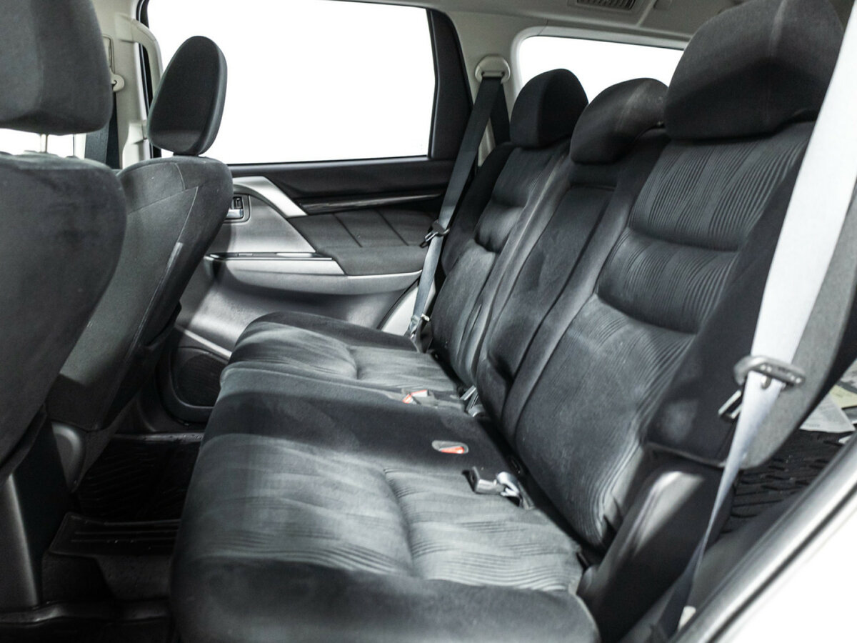 Mitsubishi Pajero Sport с пробегом — 2018 год. Фото: #7