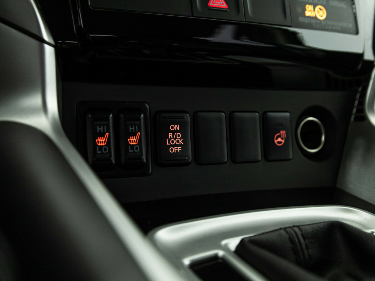 Mitsubishi Pajero Sport с пробегом — 2018 год. Фото: #14