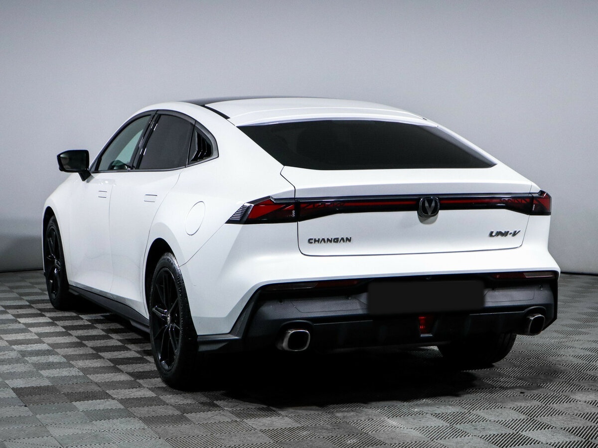 Changan UNI-V с пробегом — 2022 год. Фото: #6