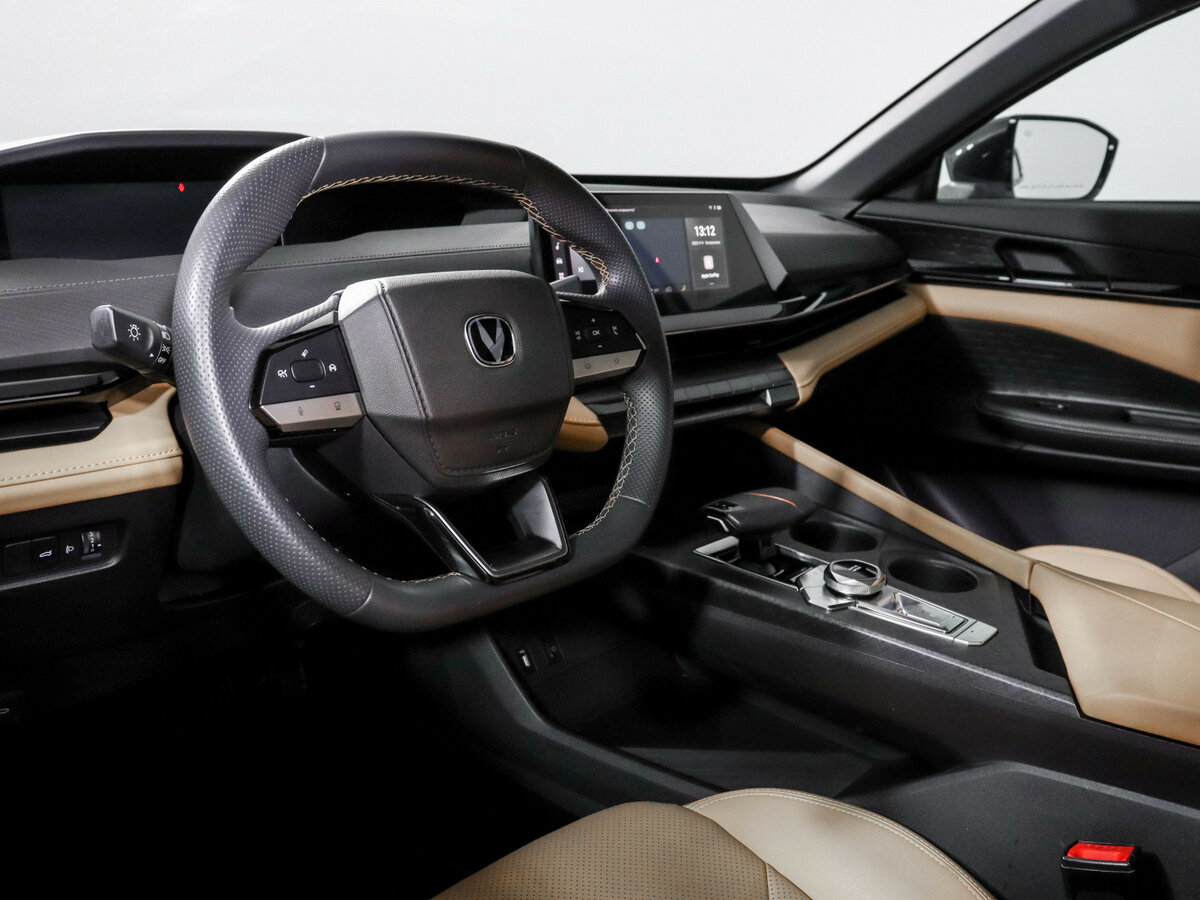 Changan UNI-V с пробегом — 2022 год. Фото: #13