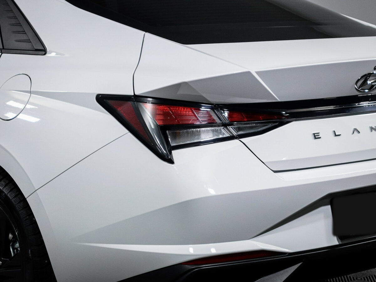 Hyundai Elantra с пробегом — 2023 год. Фото: #16