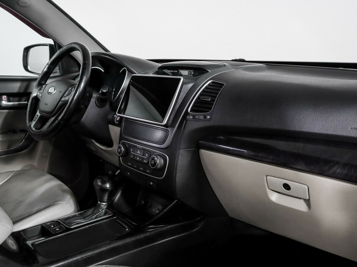 Kia Sorento с пробегом — 2013 год. Фото: #8