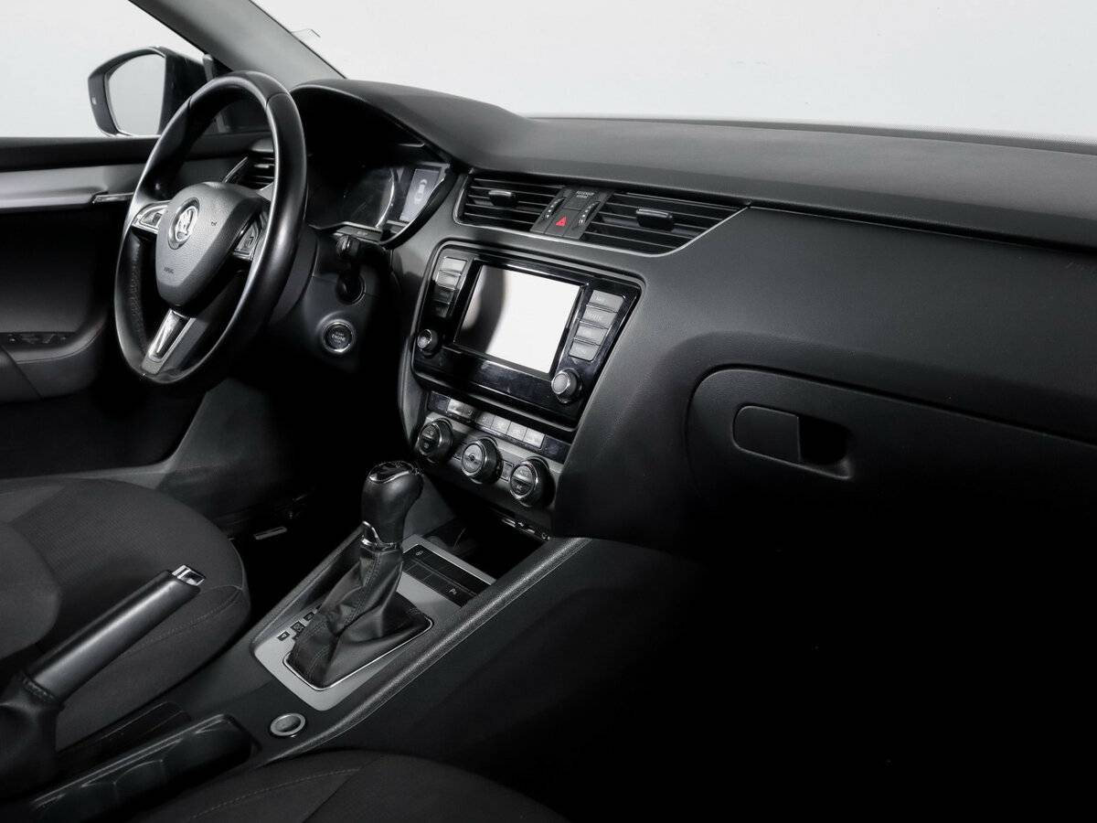 Skoda Octavia с пробегом — 2015 год. Фото: #6